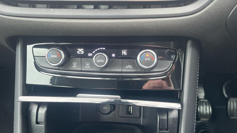 Vauxhall Grandland 1.2 Turbo SE 5dr Petrol Hatchback